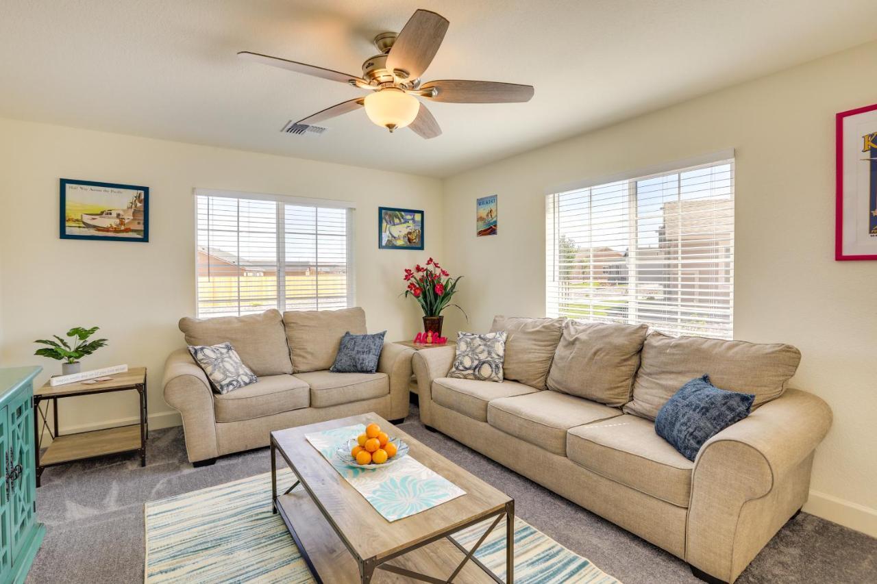 Newly Built Sparks Home With Hot Tub 12 Mi To Reno! Exterior photo