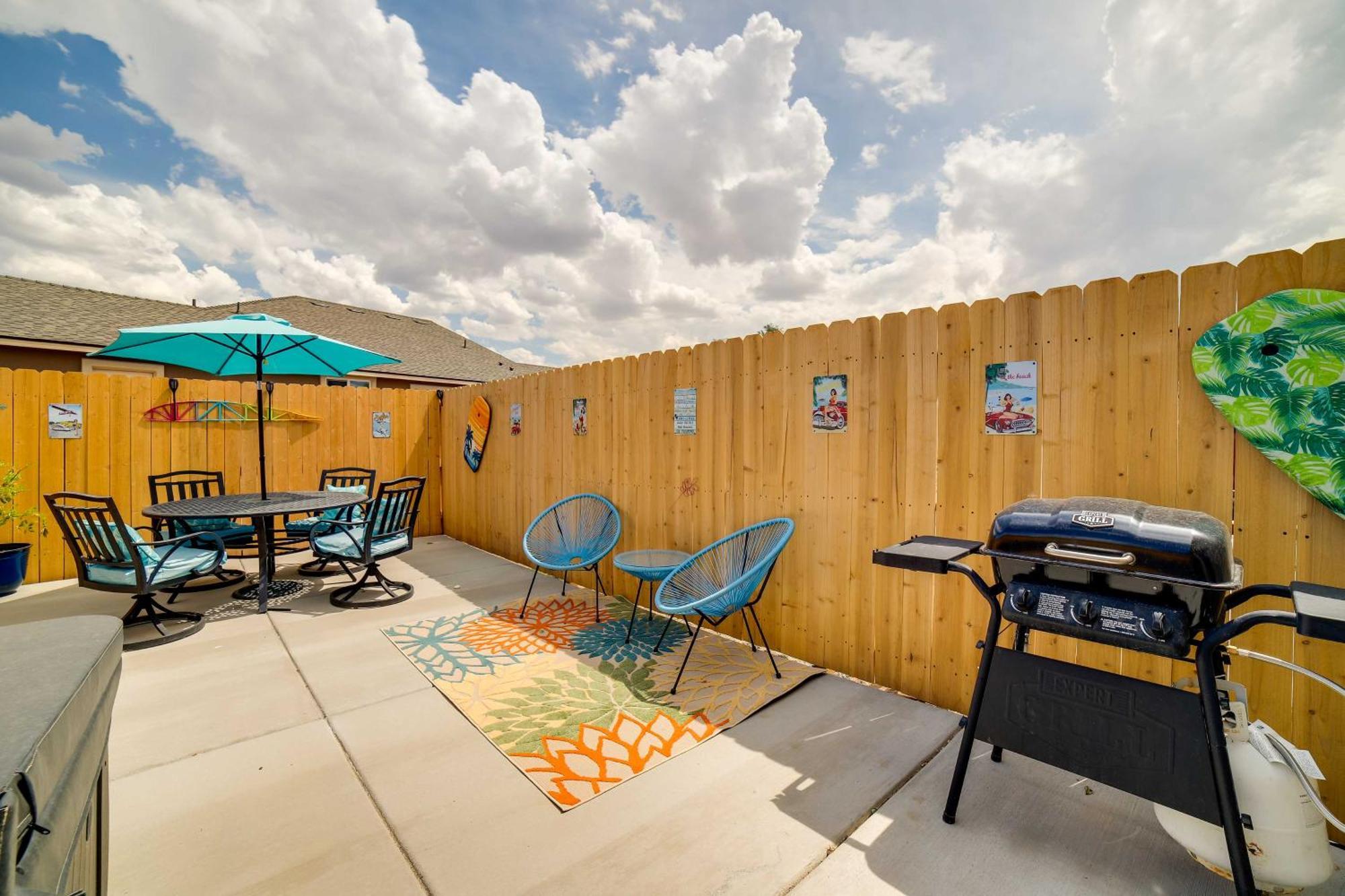 Newly Built Sparks Home With Hot Tub 12 Mi To Reno! Exterior photo